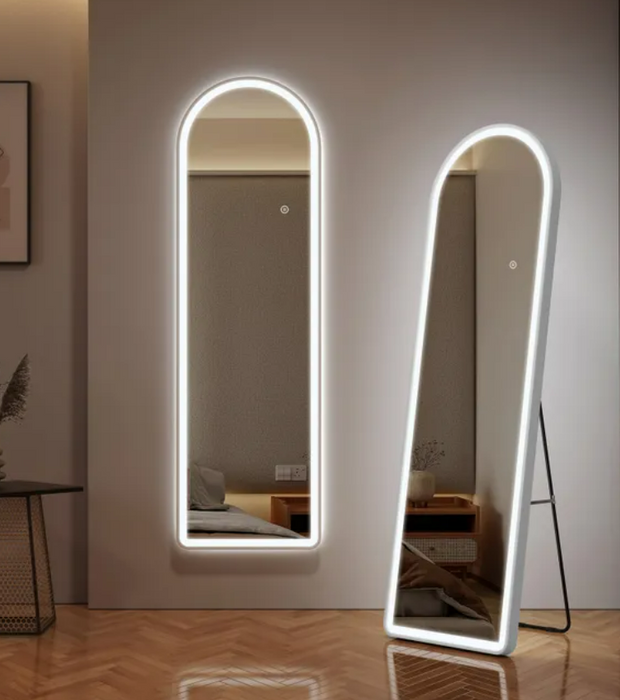 LED SPIEGEL 50x160 CM – STIJLVOL MET GEBOGEN DESIGN