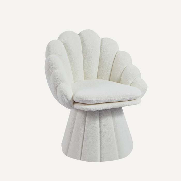 Amalfi – Bouclé lounge fauteuil met schelpvormig design in crème wit