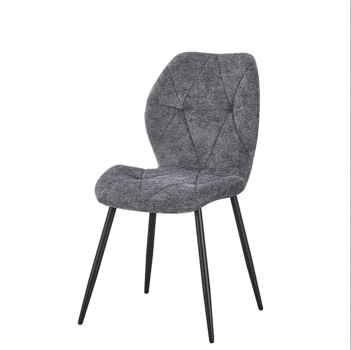 Milan – Eetkamerstoel met geometrisch stiksel en zwart metalen poten