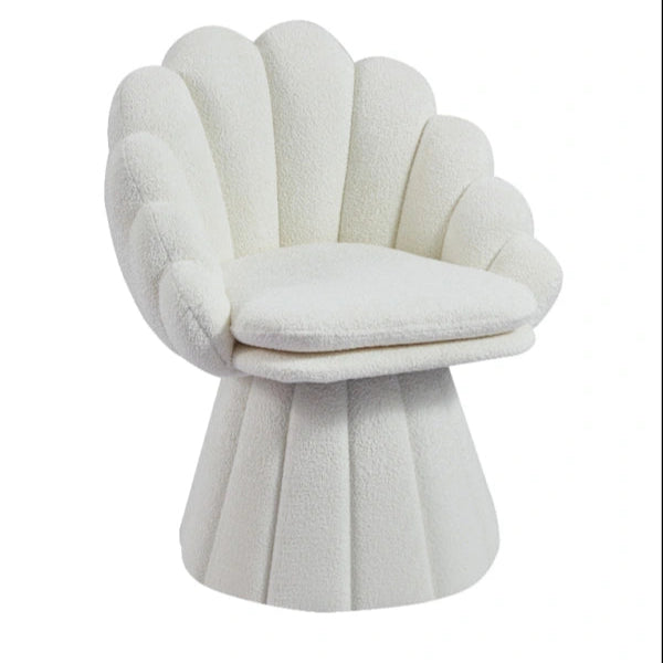 Amalfi – Bouclé lounge fauteuil met schelpvormig design in crème wit
