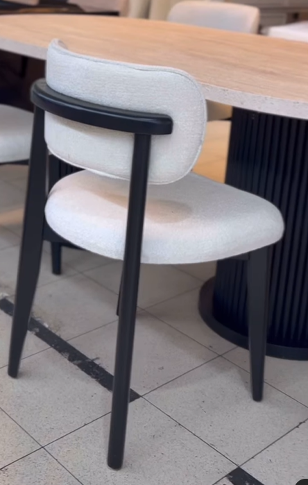 Retro Designstoel – Bouclé Stof Houten Onderstel (Crème, Zwart of Bruin)