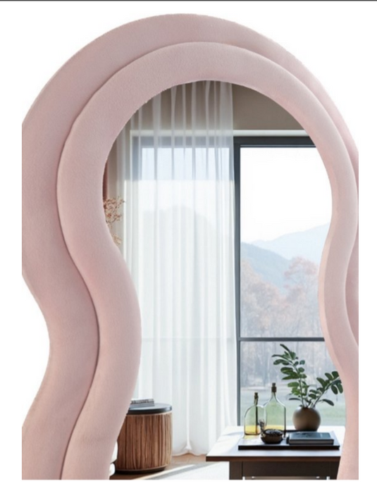 Fluffy Wave Spiegel – Golvende XXL Staande Spiegel – 170x70 cm – Zacht Bouclé Frame – Beige/ Roze