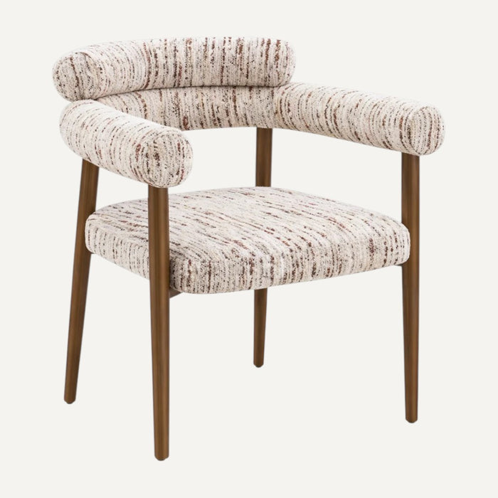 Valeri Armstoel – Luxe Textuur met Warme Houten Details